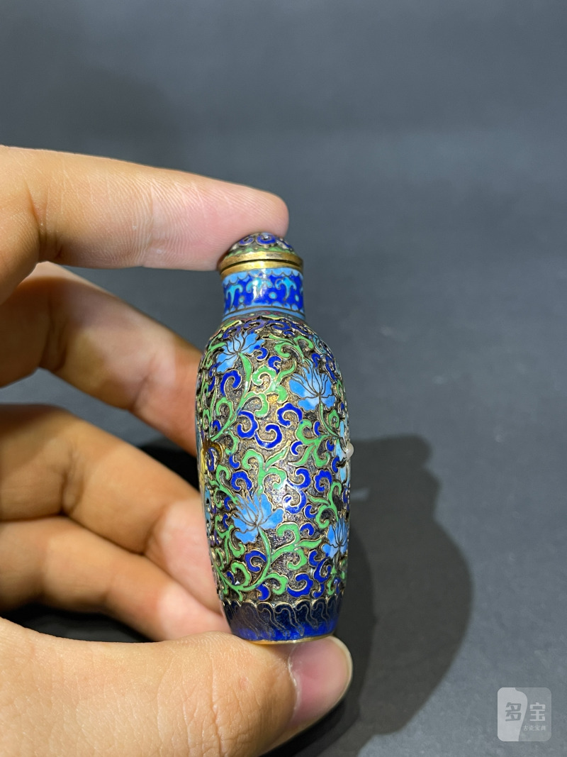 清乾隆 掐丝珐琅凤戏牡丹纹鼻烟壶 - 图5